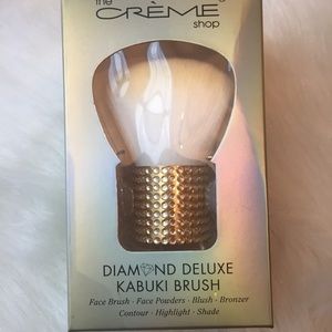 Diamond kabuki brush
